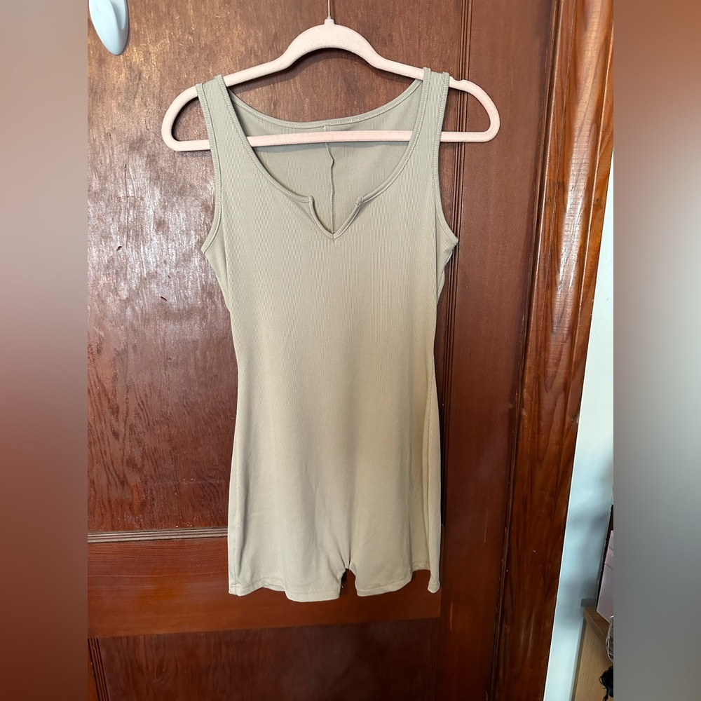 Temu romper size small